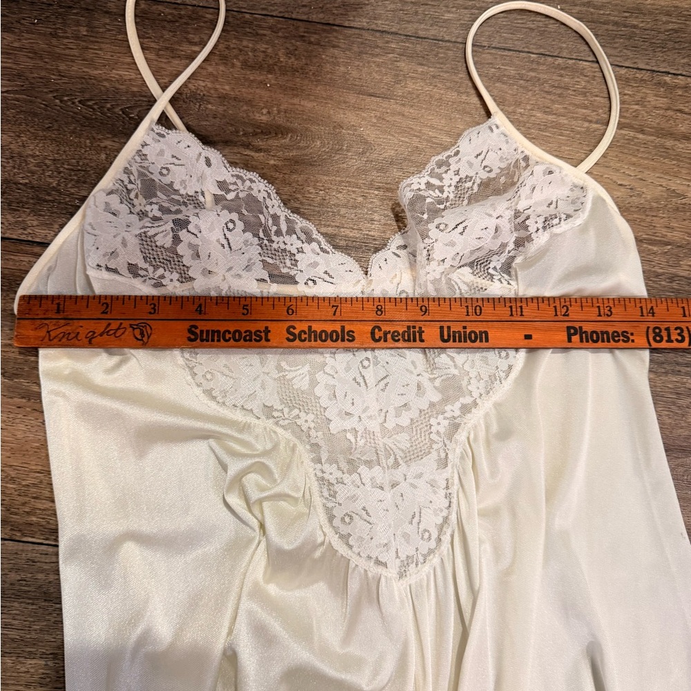 Vintage Gilead Ivory Nylon Nightgown USA Lace Slip Dress Bridal Coquette Petite - Picture 9 of 9